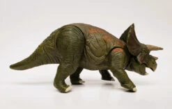 Hasbro Jurassic Park III Triceratops (no Package) -Hasbro 20230304 111948 32239.1678384303